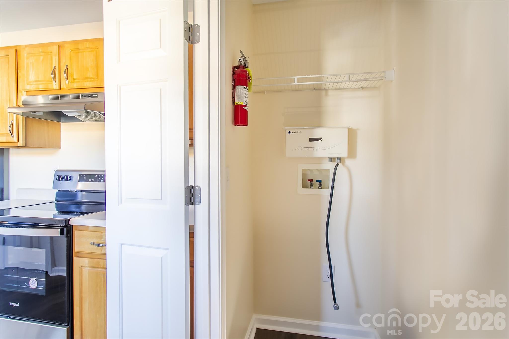 605 Carlyle Way Property Photo 6
