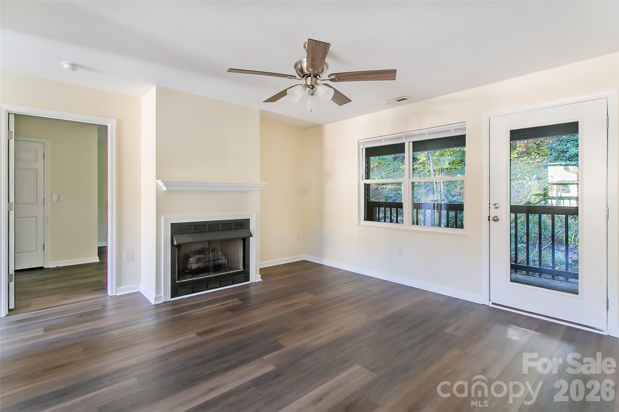 605 Carlyle Way Property Photo 9