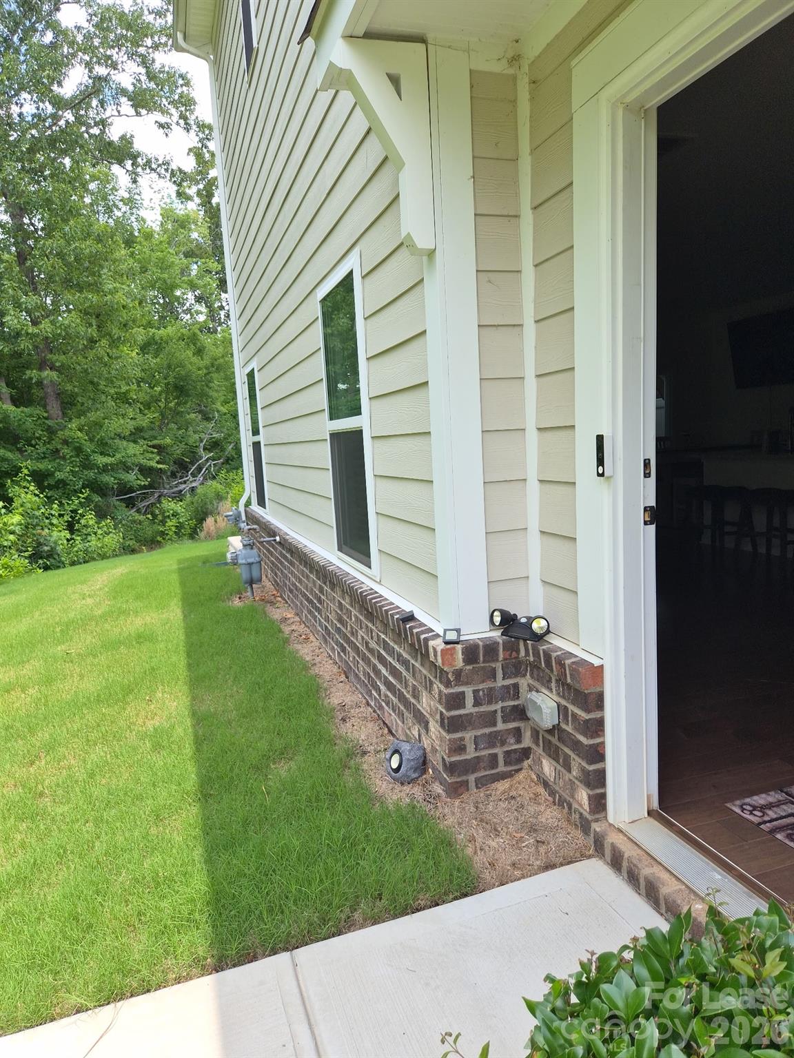 2906 Trinity Street Property Photo 2