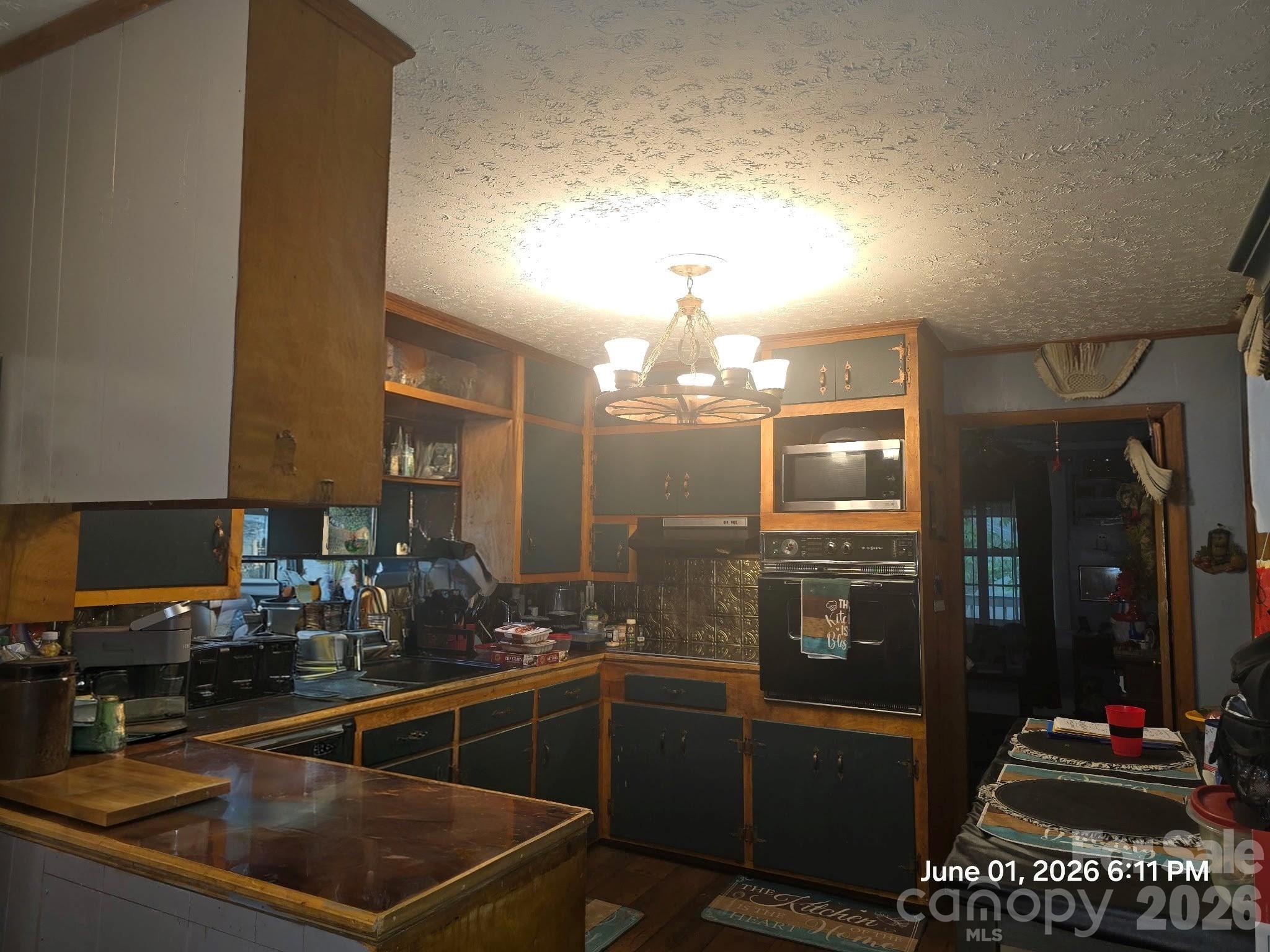 191 W End Street Property Photo 3