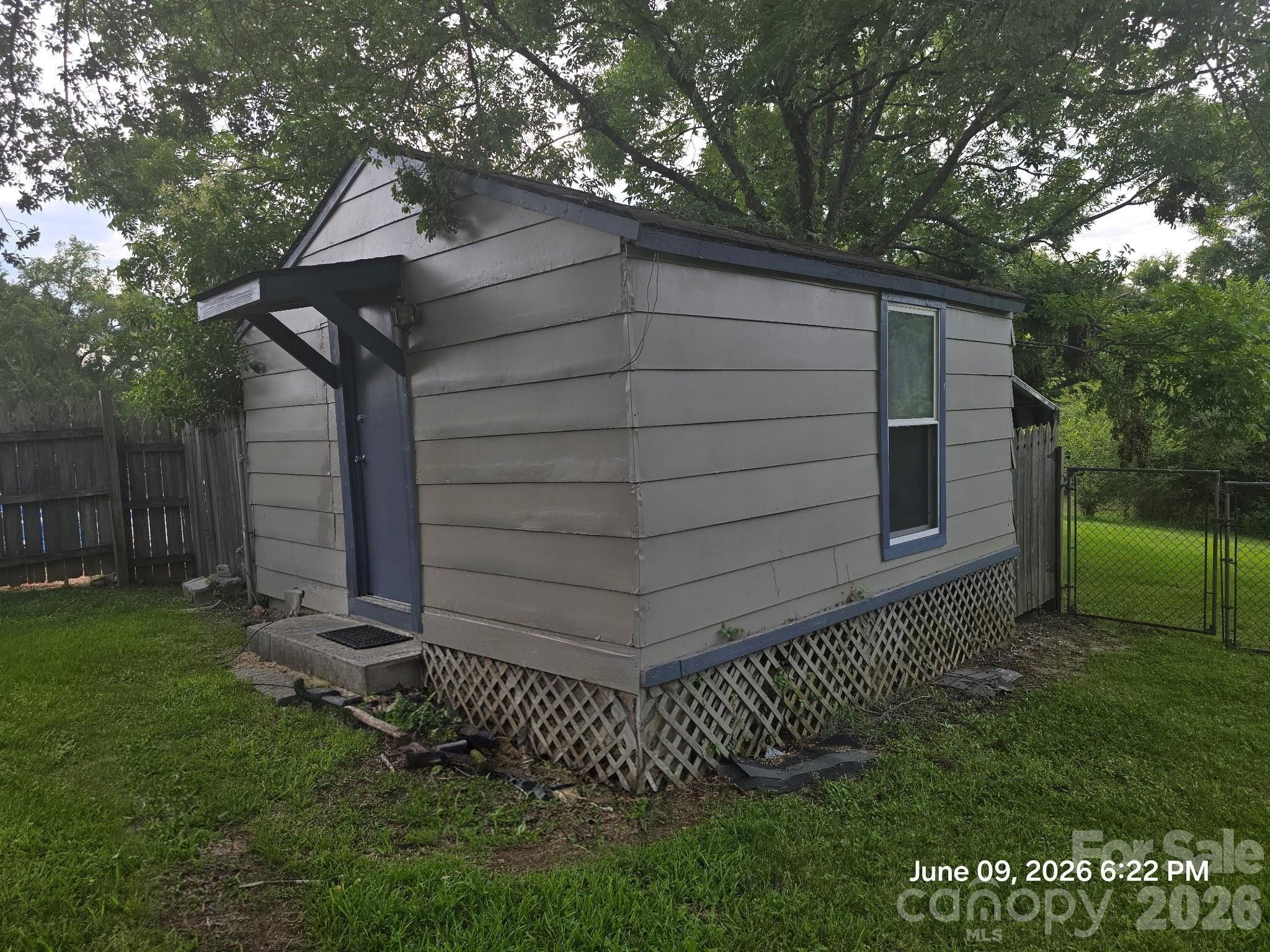 191 W End Street Property Photo 13