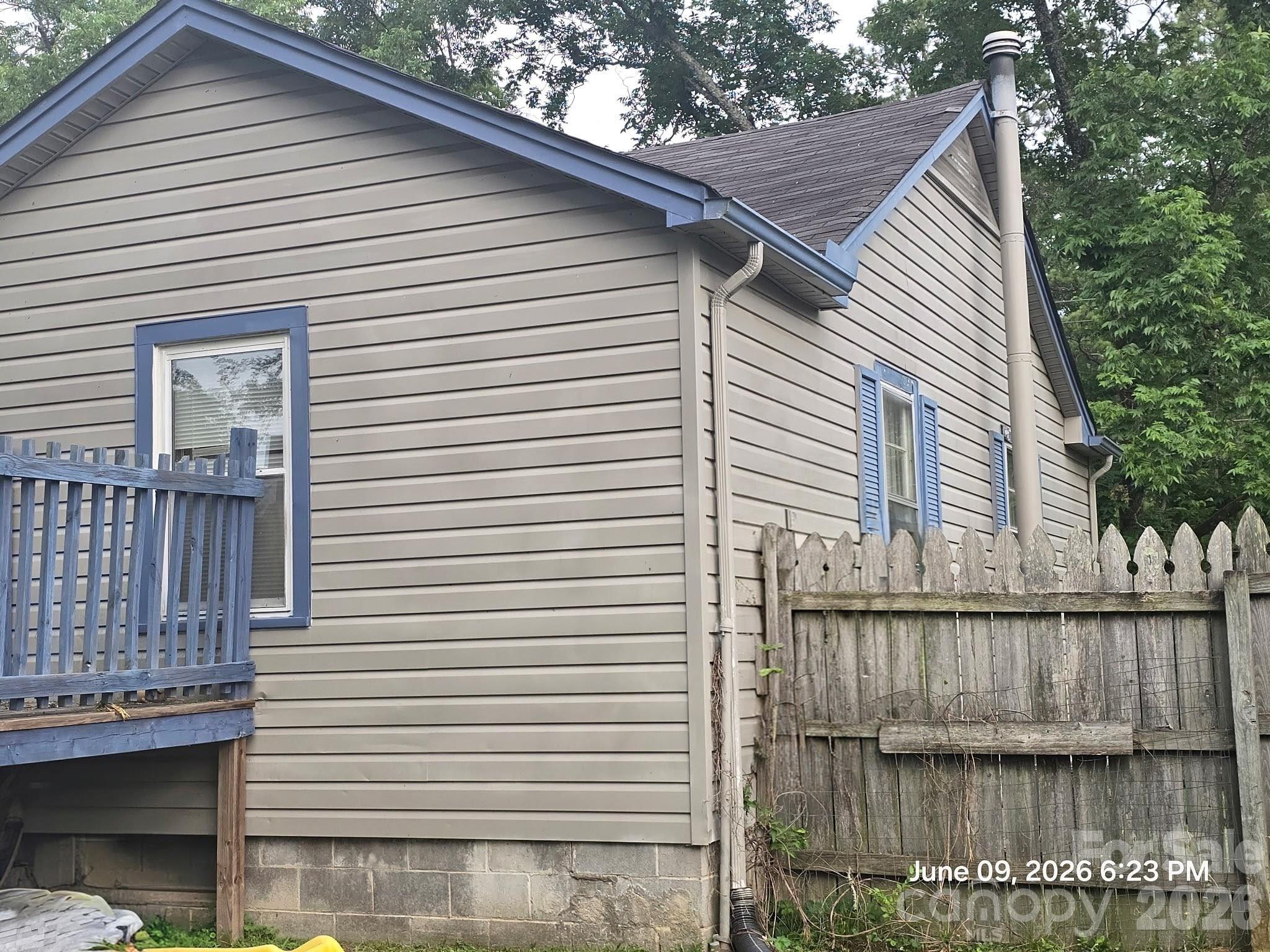 191 W End Street Property Photo 17