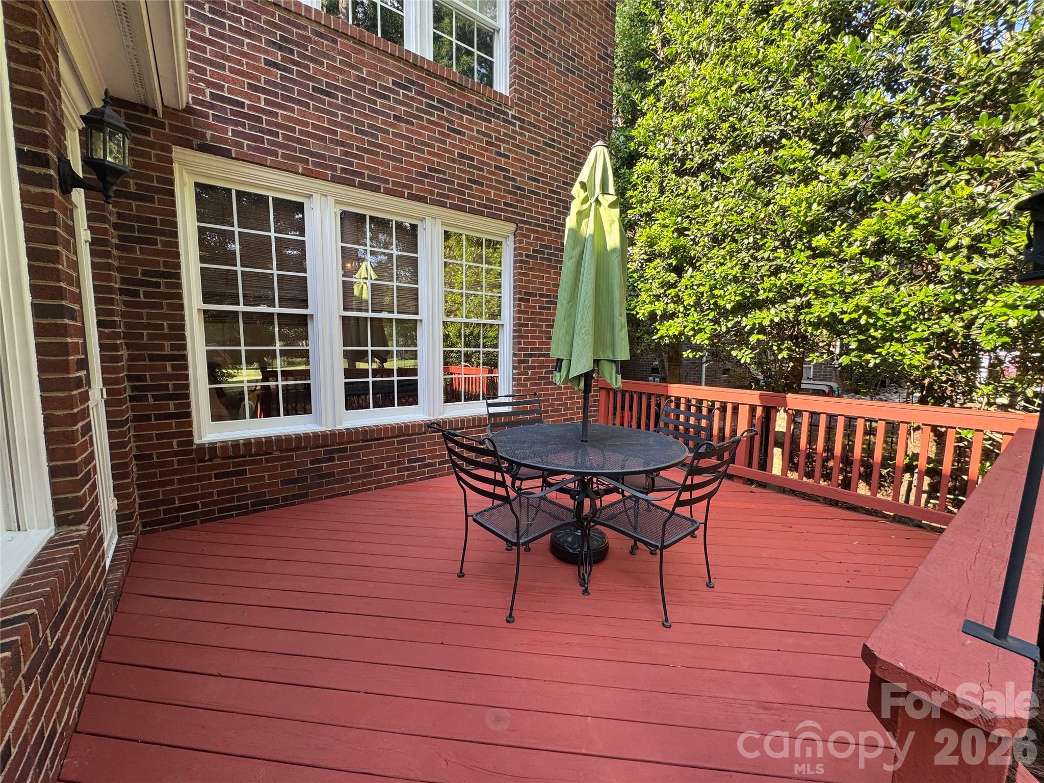 18324 Turnberry Court Property Photo 6