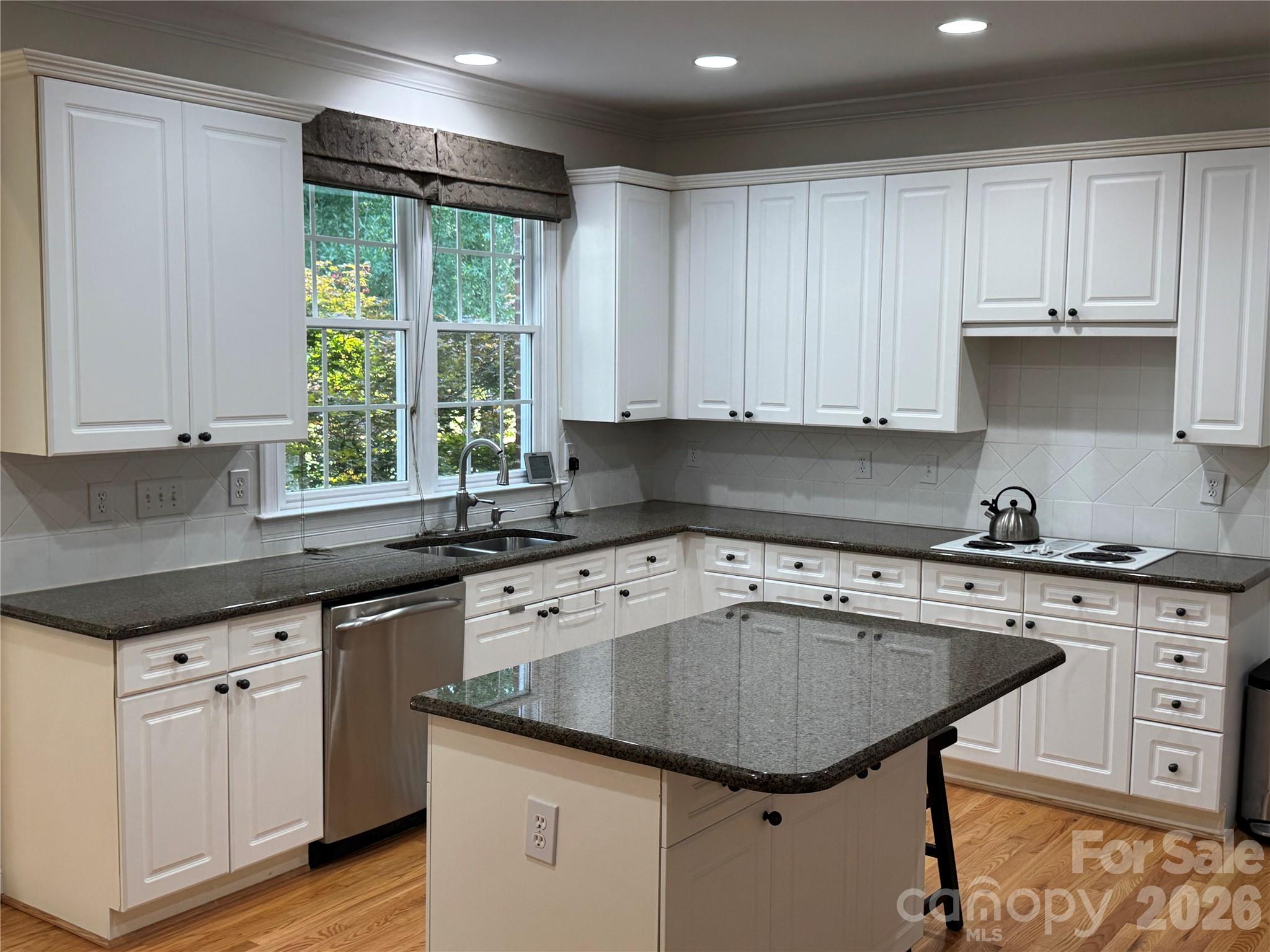 18324 Turnberry Court Property Photo 12