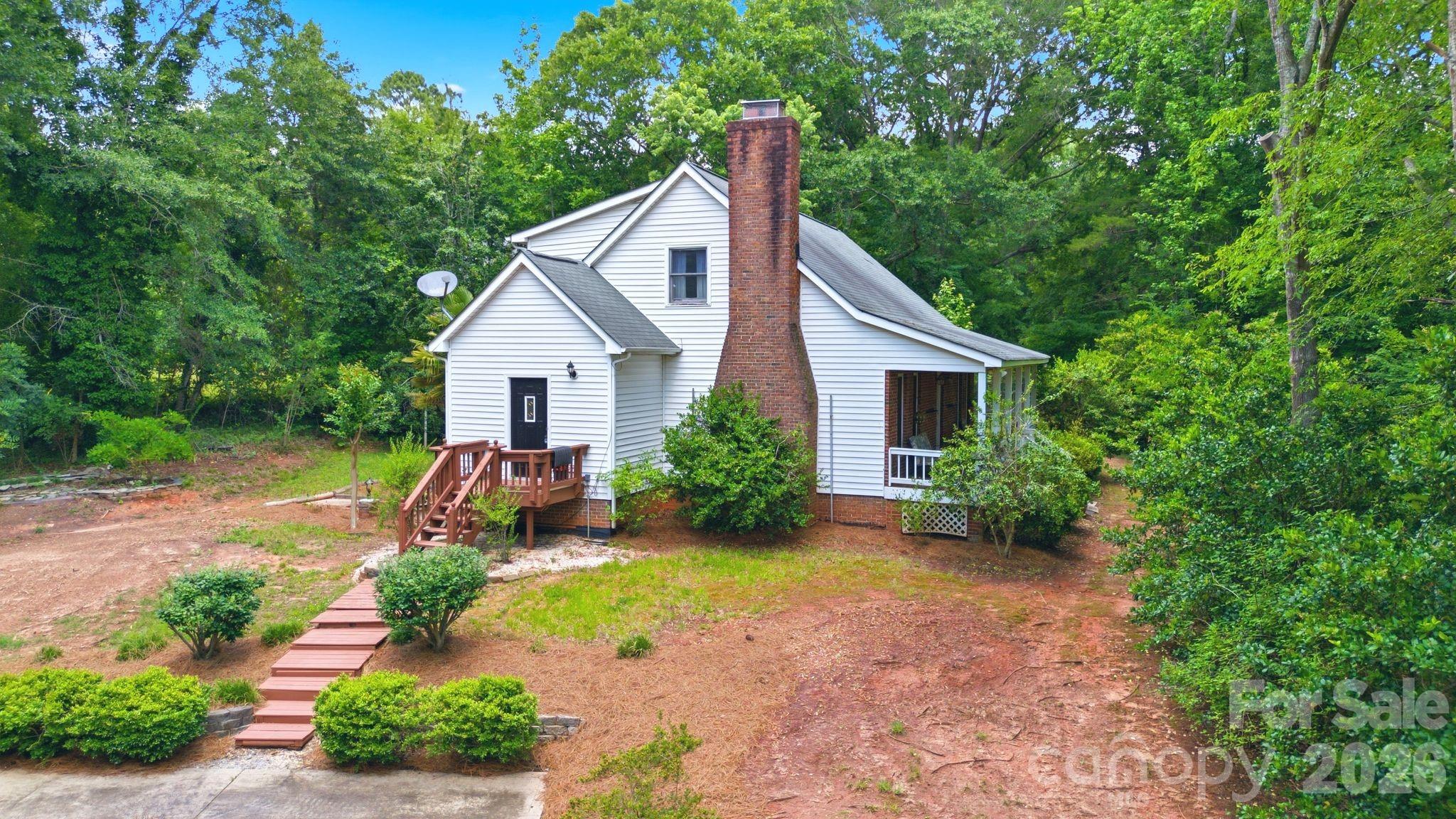 9143 Sadlers Ridge Road Property Photo 2