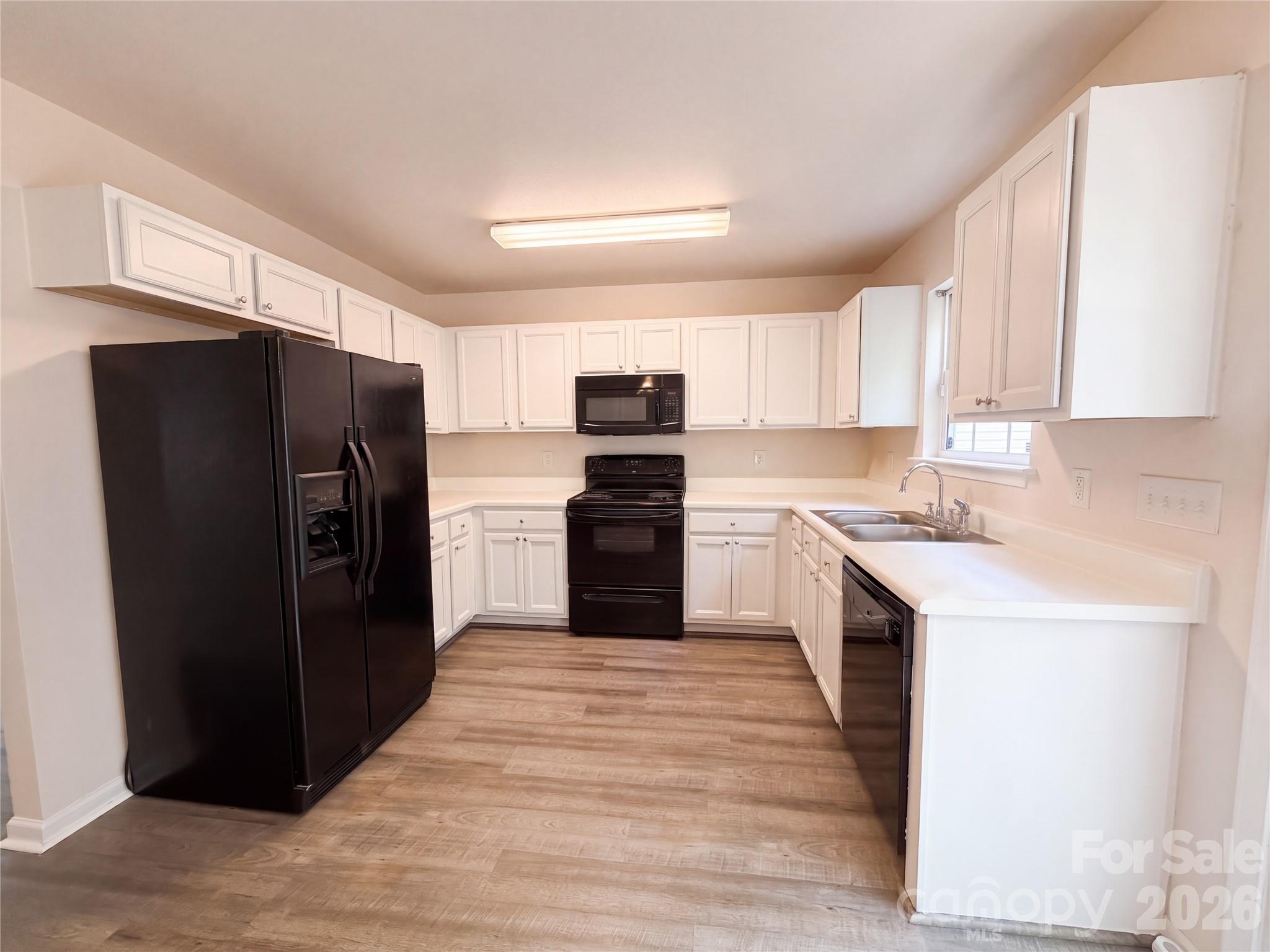 1131 Jordans Pond Lane Property Photo 2