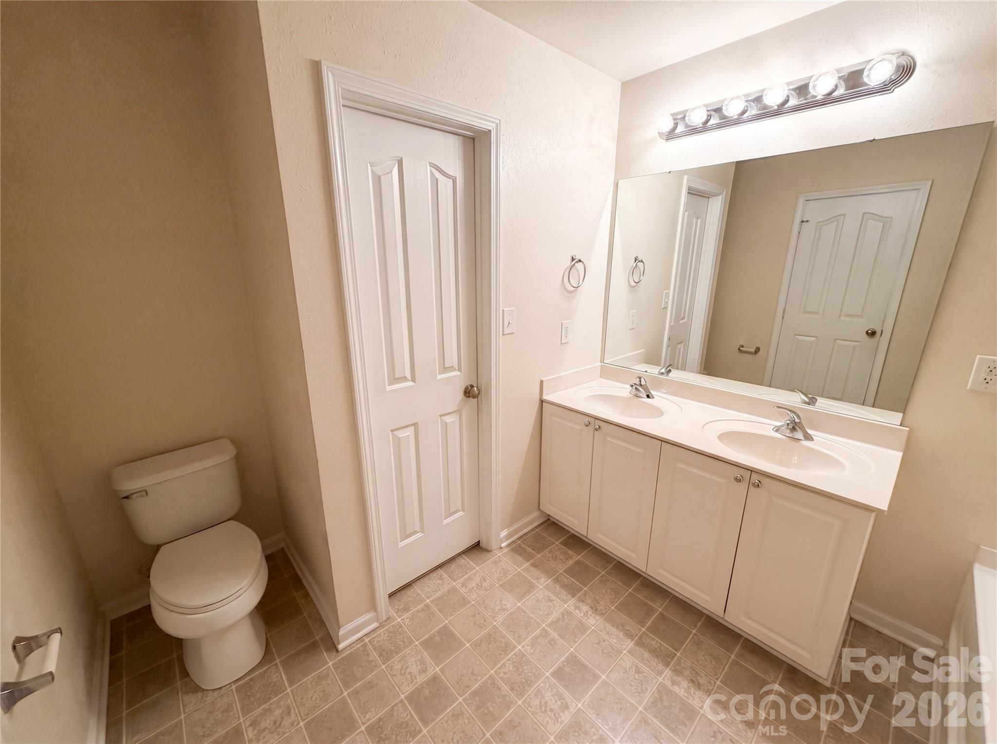 1131 Jordans Pond Lane Property Photo 12