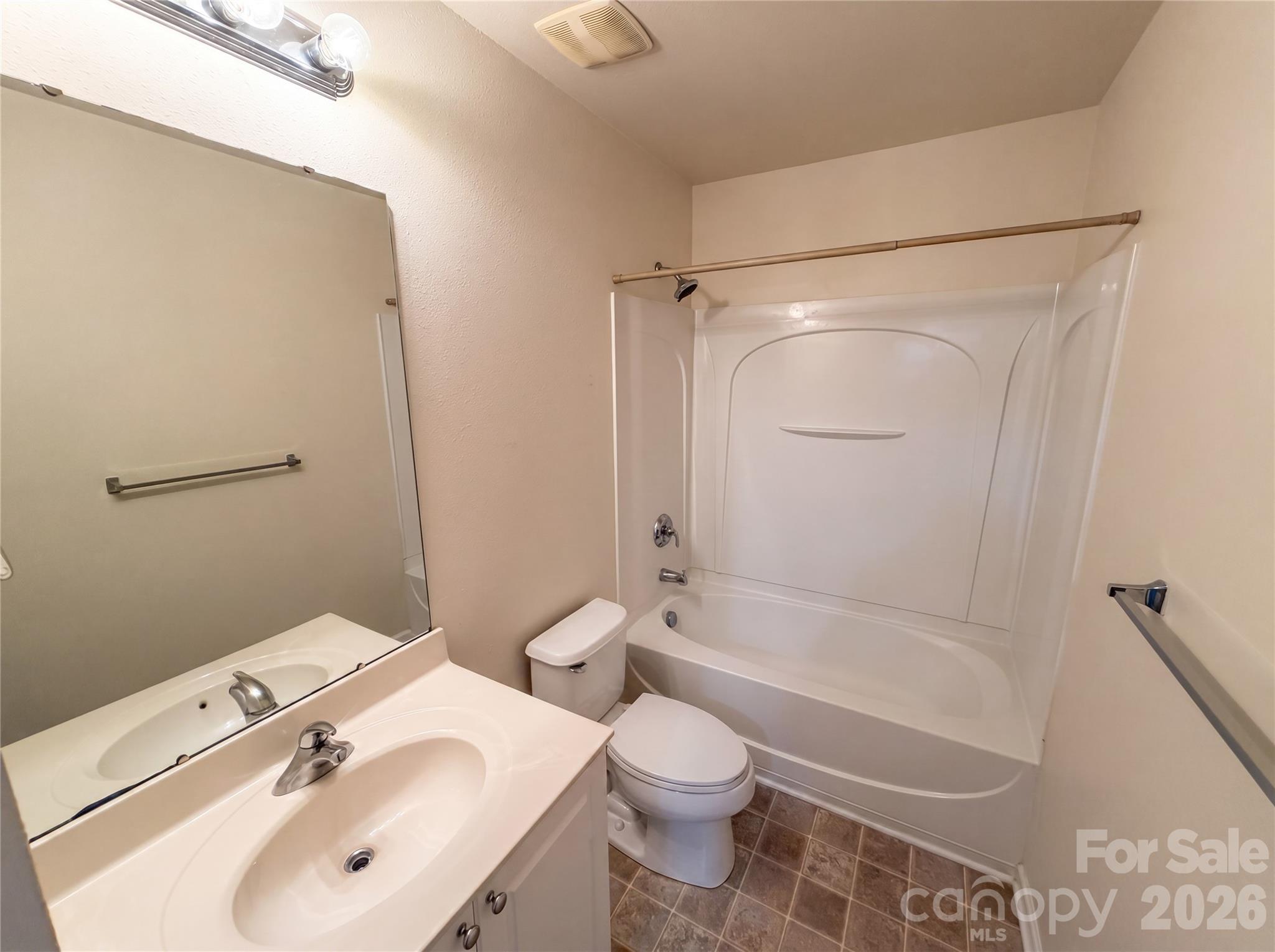 1131 Jordans Pond Lane Property Photo 13