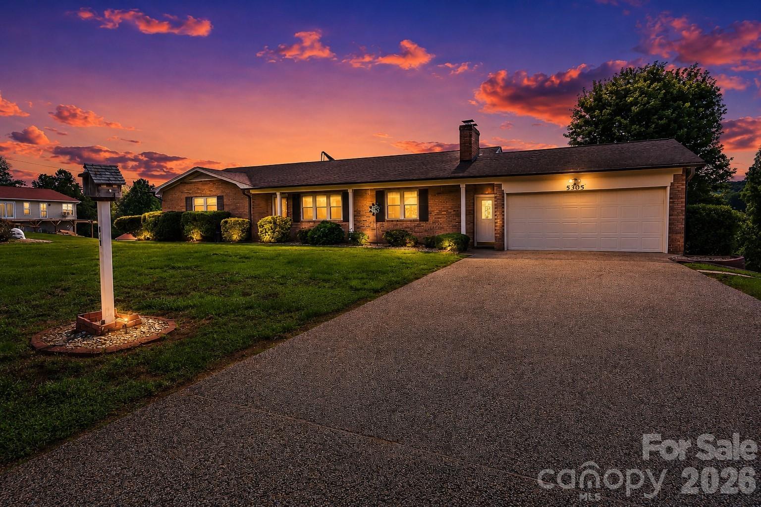 5305 Icard Ridge Road Property Photo 1