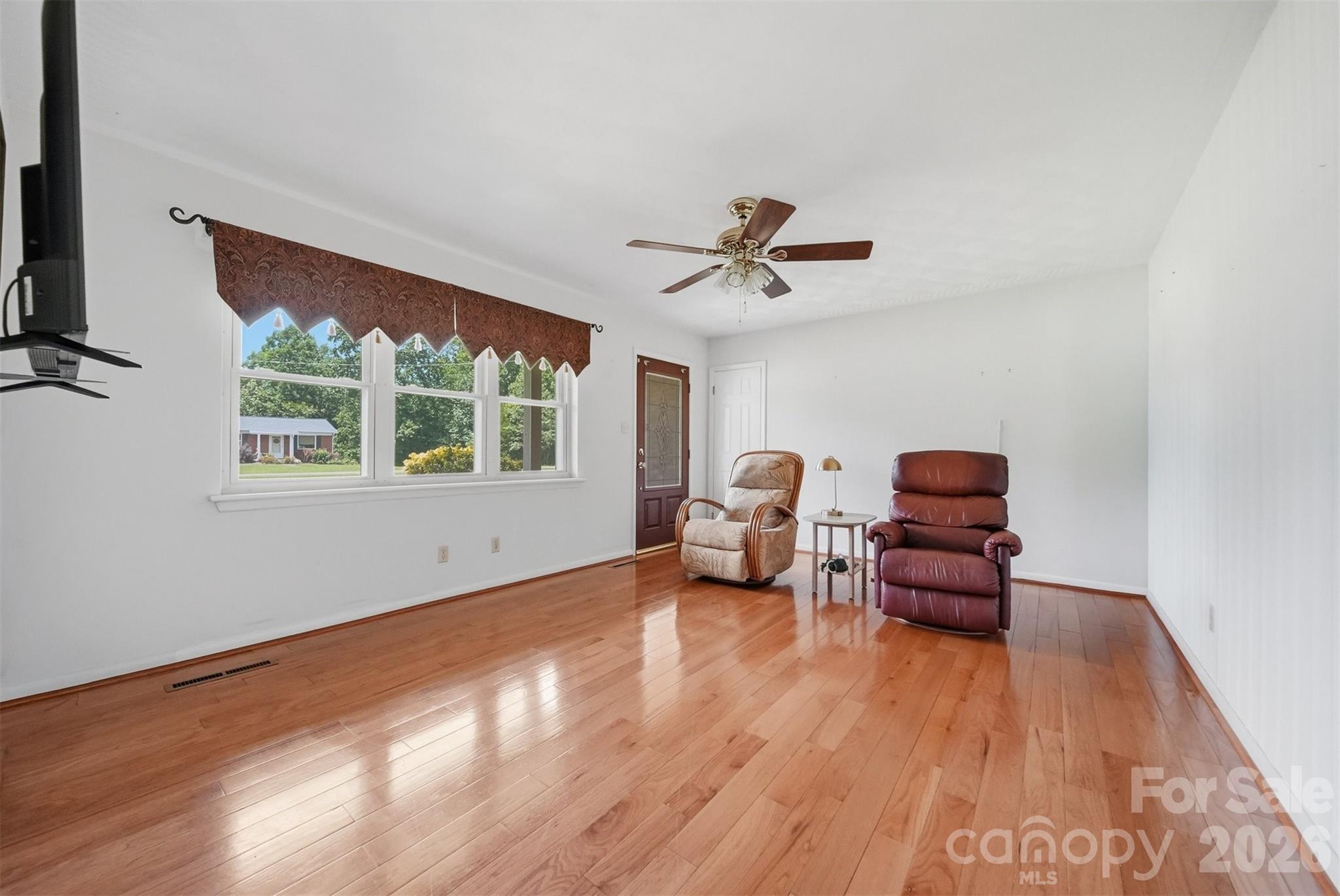 5305 Icard Ridge Road Property Photo 7