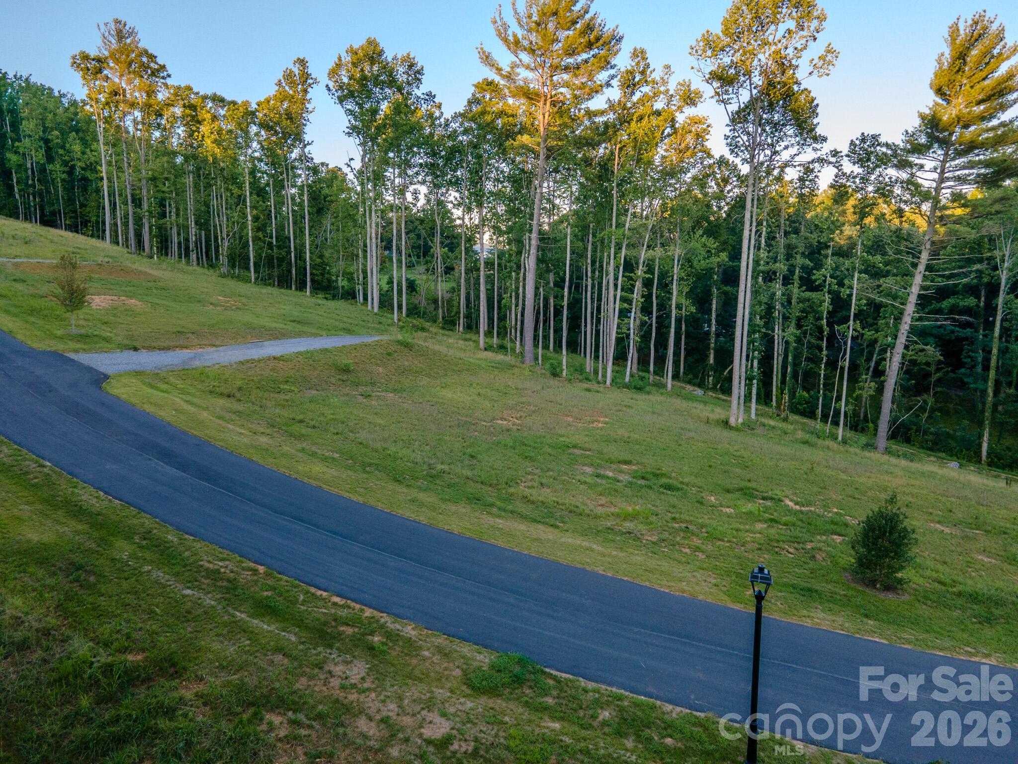425 Irvine Drive Property Photo 1