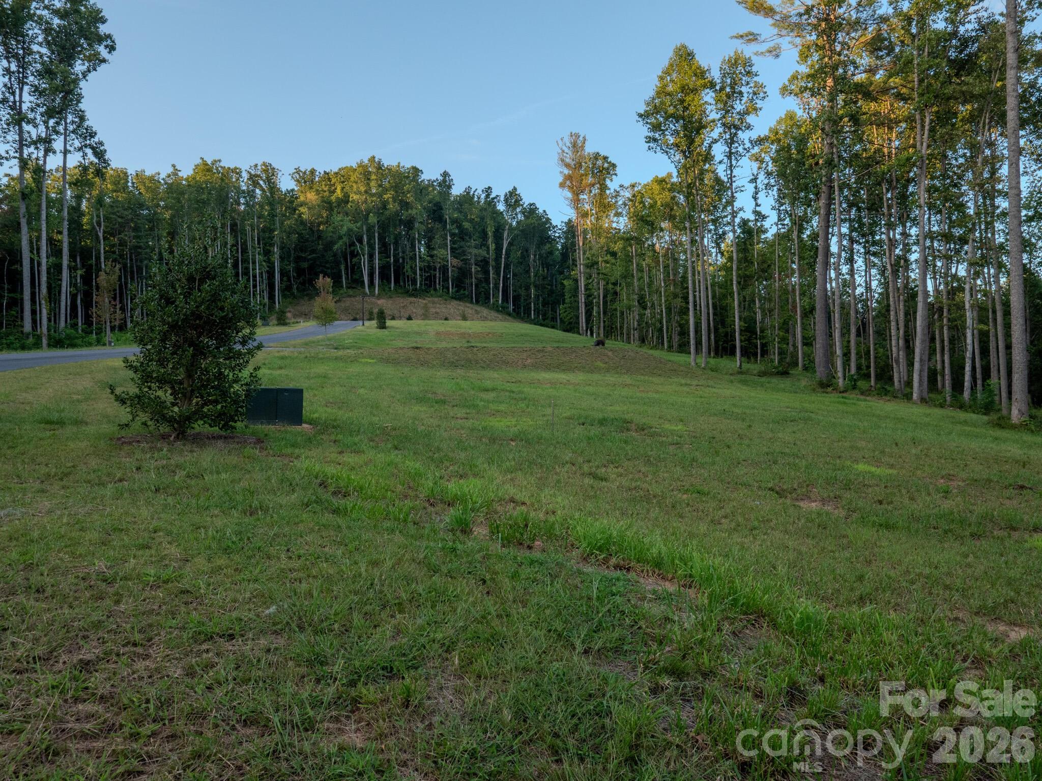 425 Irvine Drive Property Photo 3