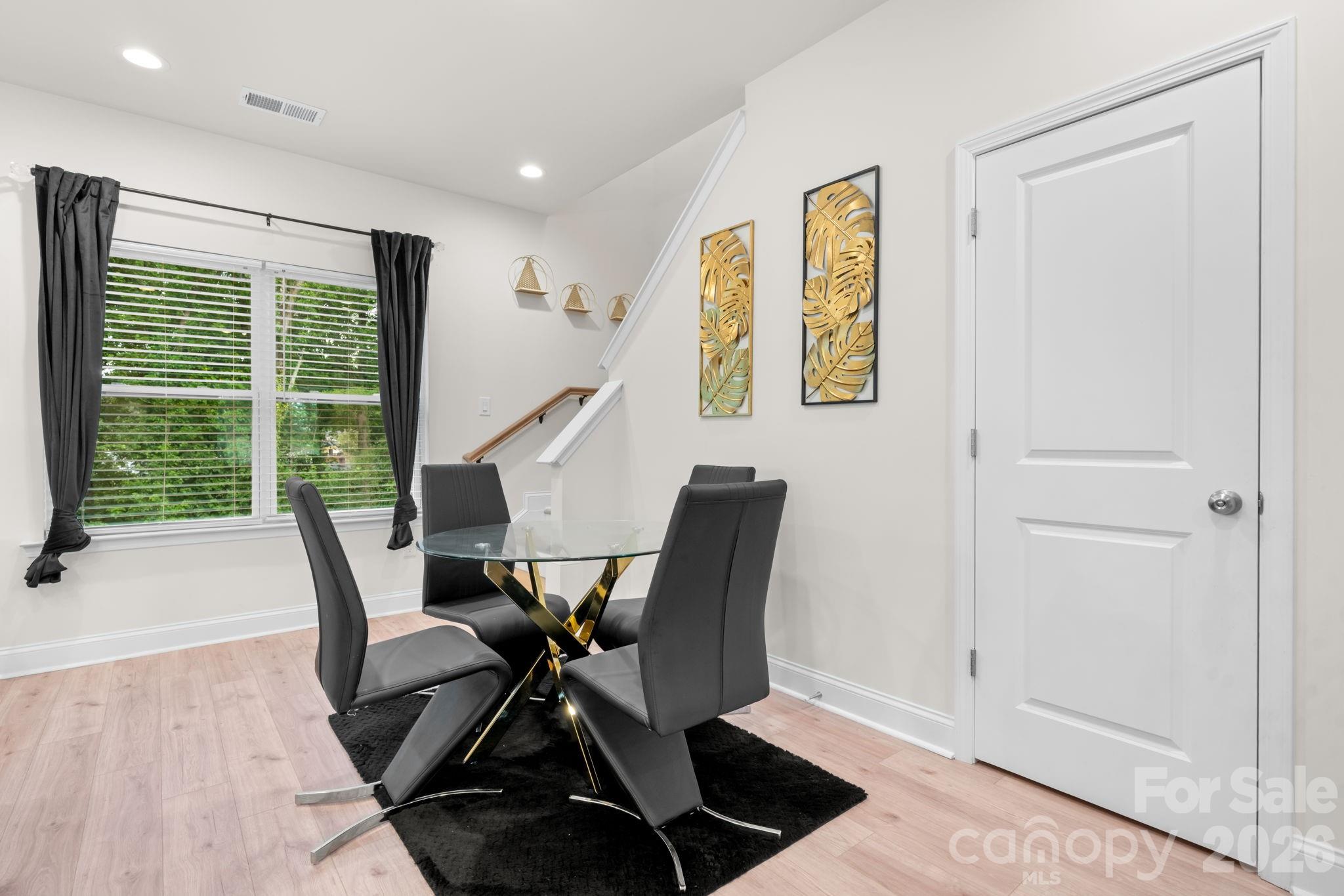 2130 N New Hope Road Property Photo 10