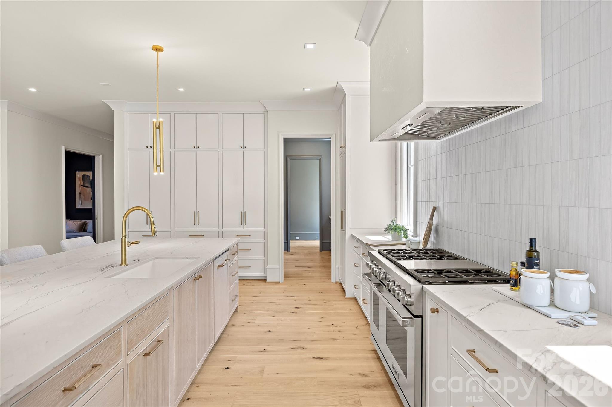 1932 E 8th Street Property Photo 16