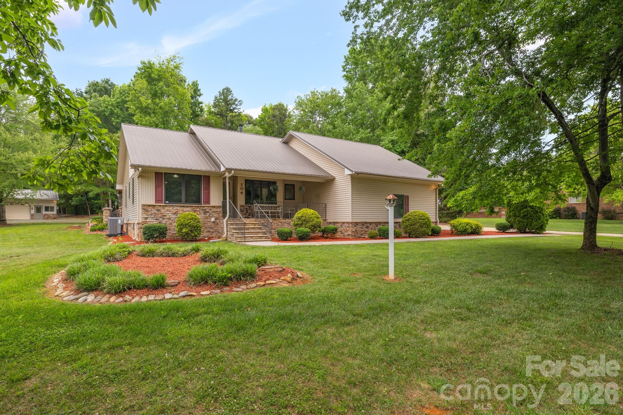 104 Willowbrook Drive Property Photo 1