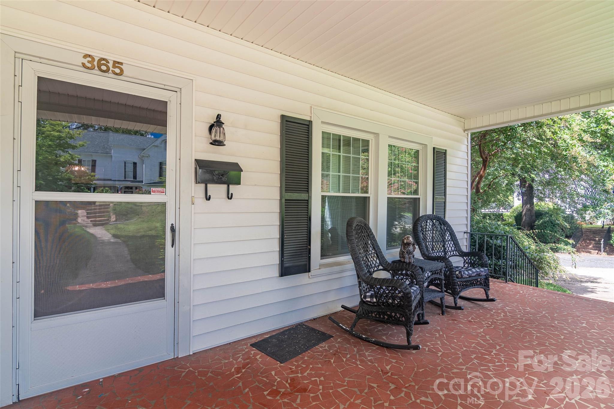 365 N Washington Street Property Photo 5