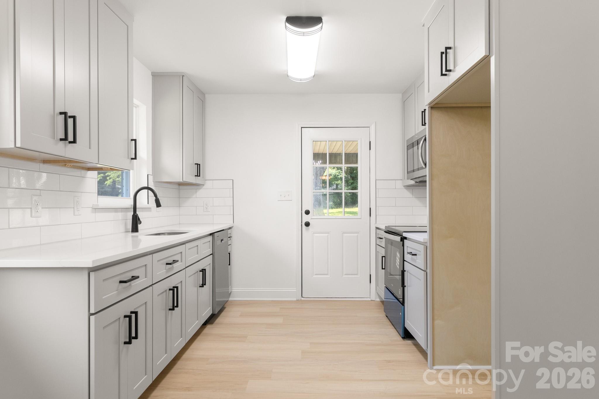 2325 Fowler Street 141 Property Photo 17