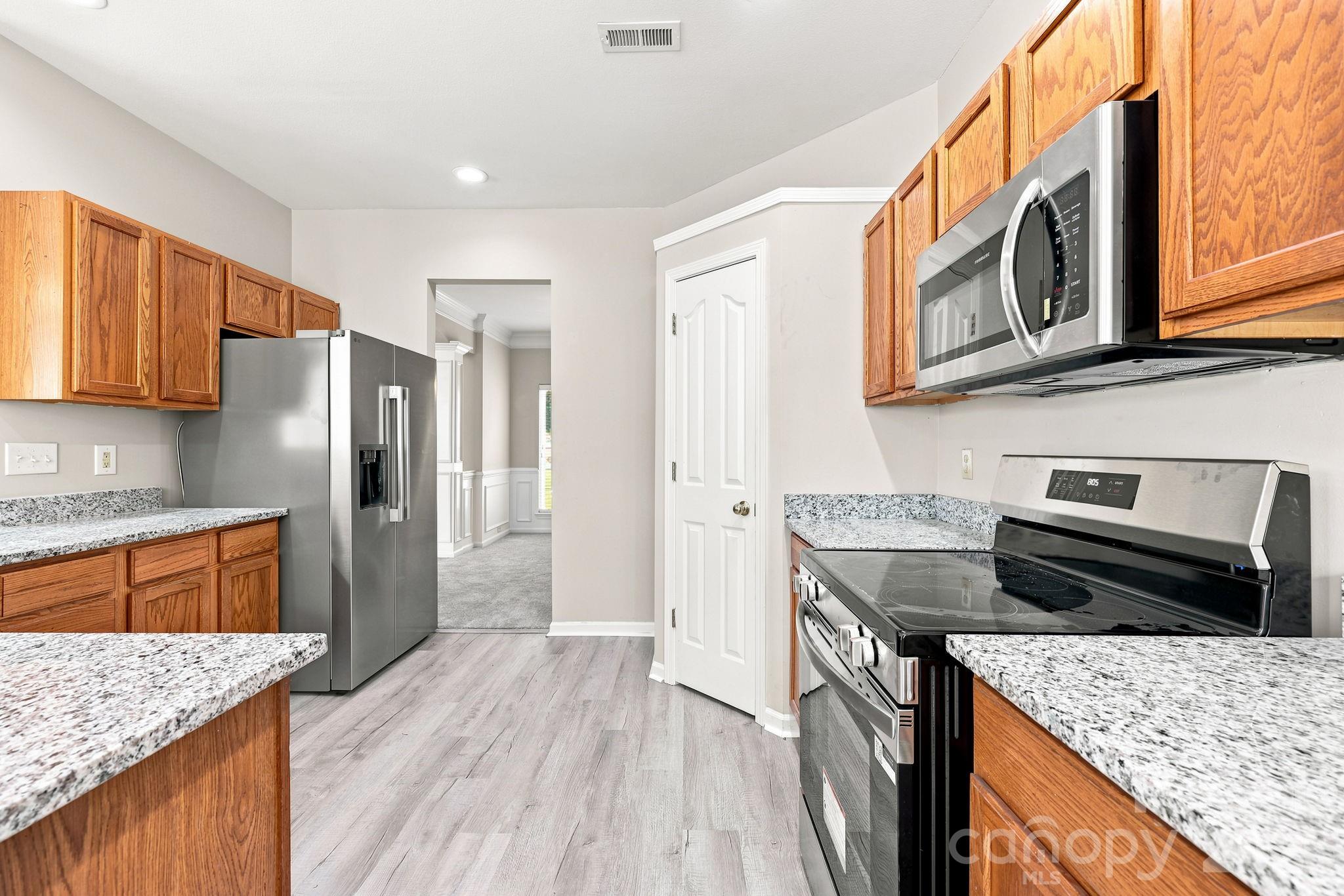 6826 Chieftain Drive Property Photo 10