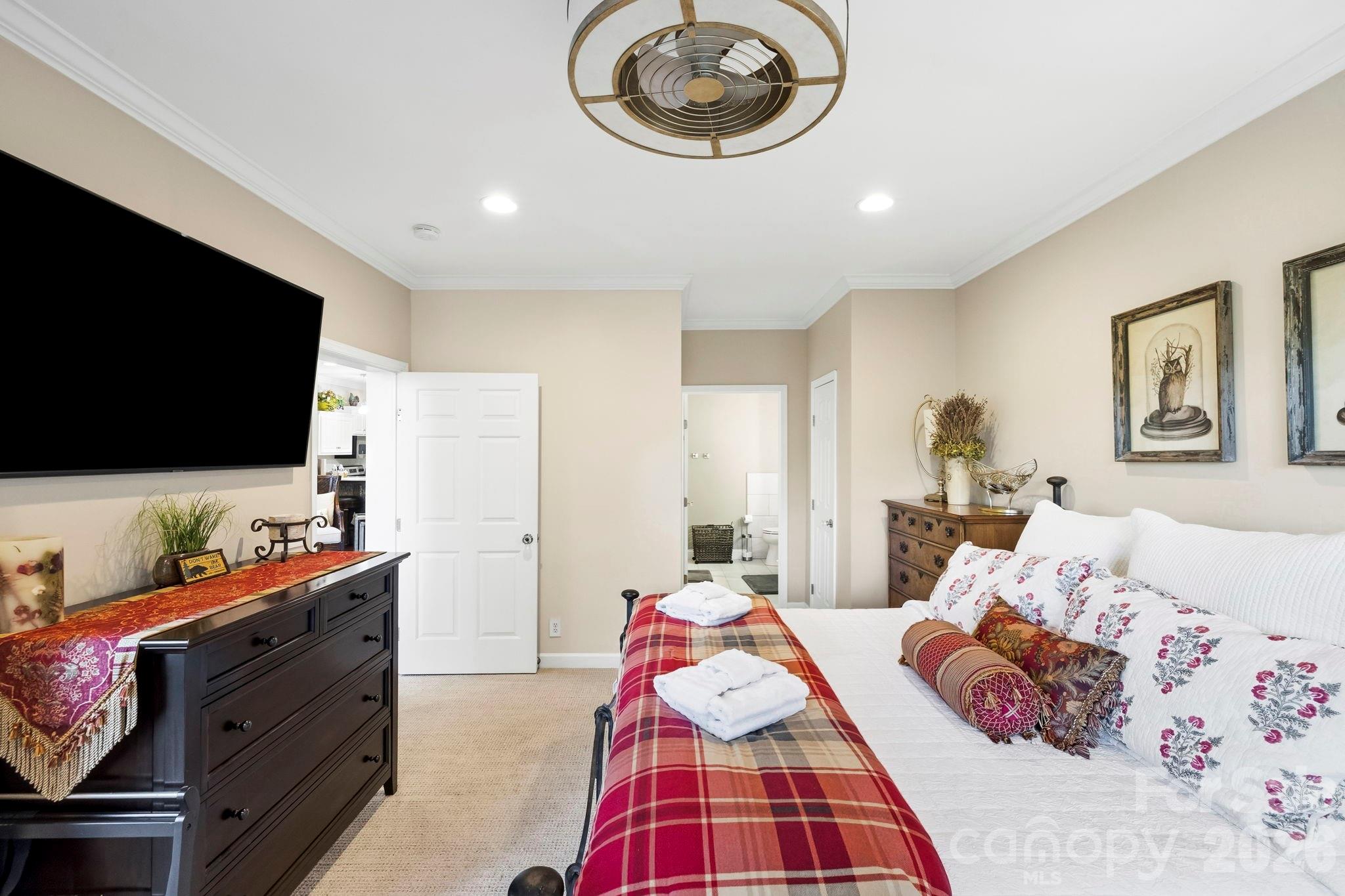30 Lower Tanglewood Road 2 Property Photo 24
