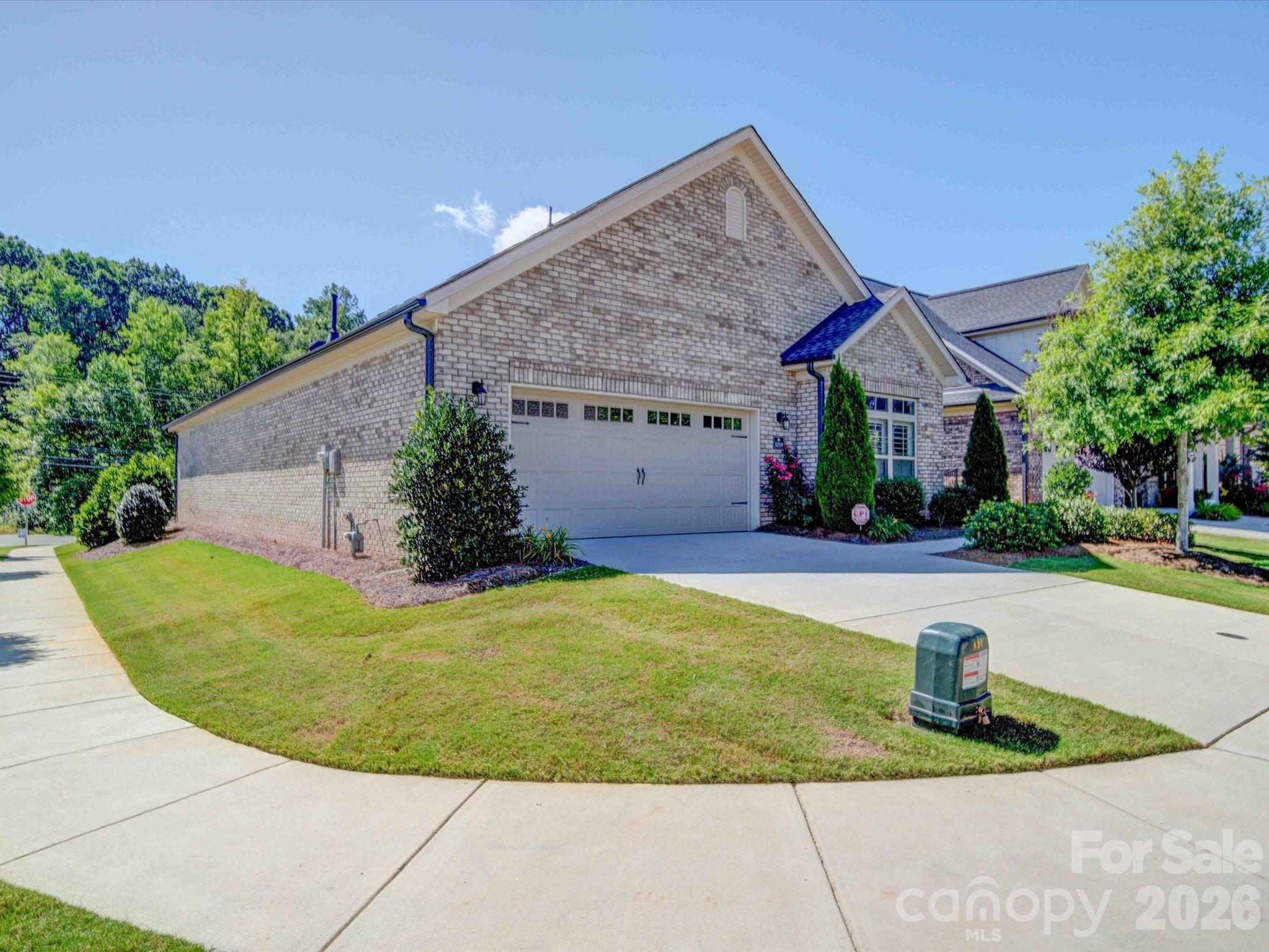 5218 Courtyard Lane Property Photo 1