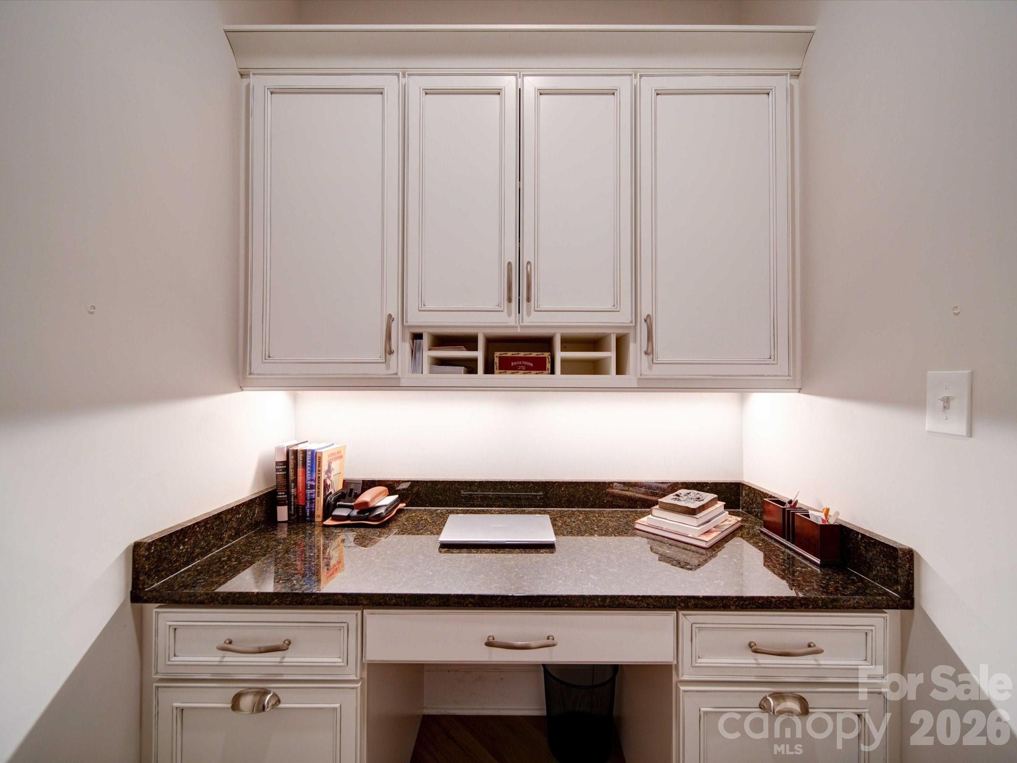 5218 Courtyard Lane Property Photo 19