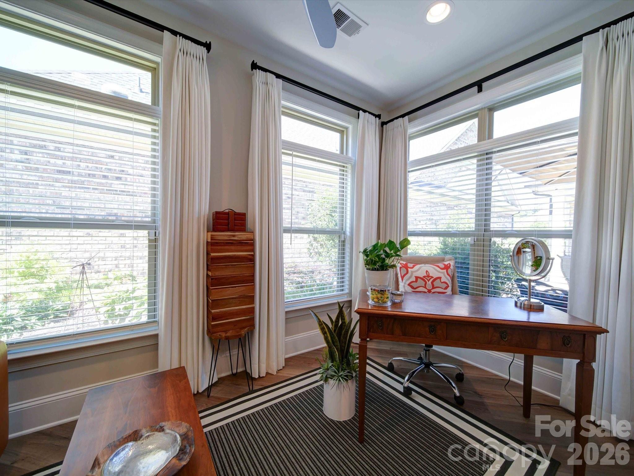 5218 Courtyard Lane Property Photo 24