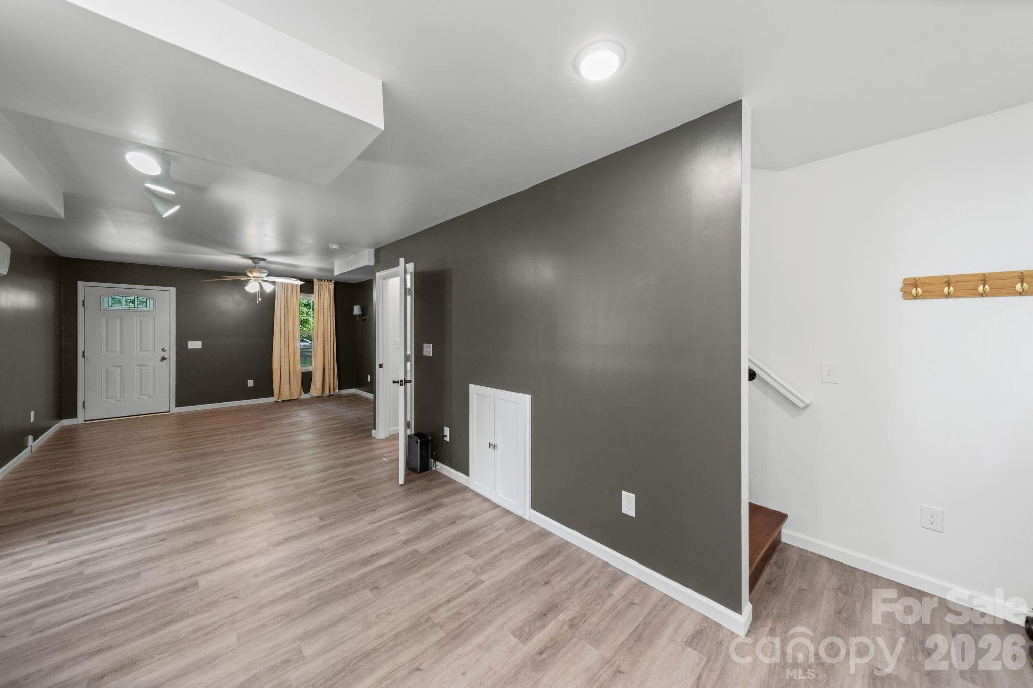 308 E 10th Street Property Photo 18