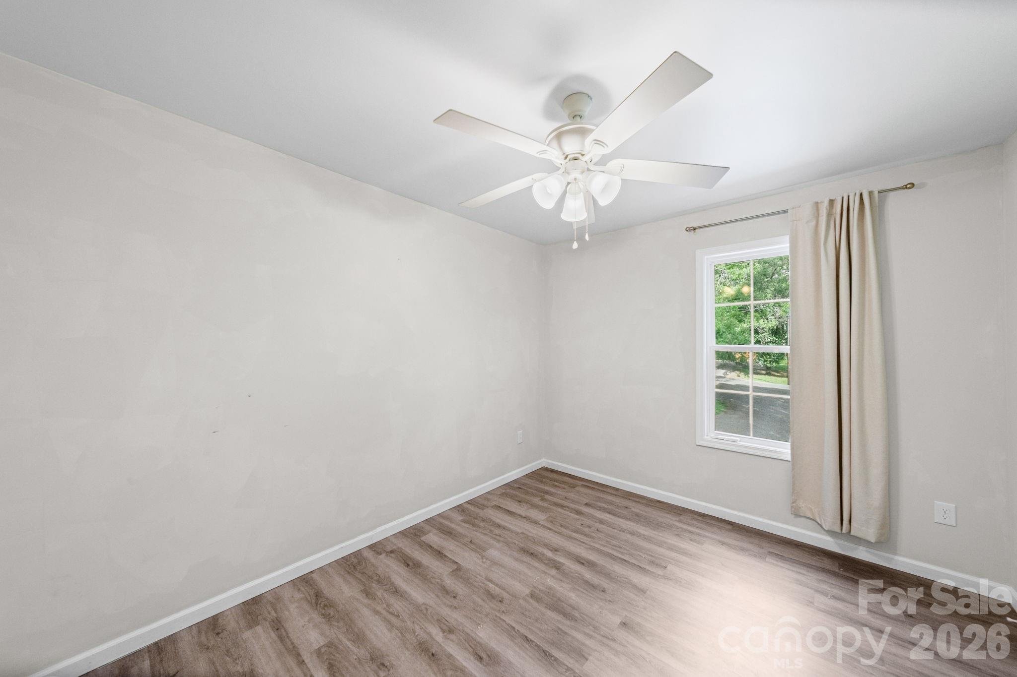 308 E 10th Street Property Photo 28