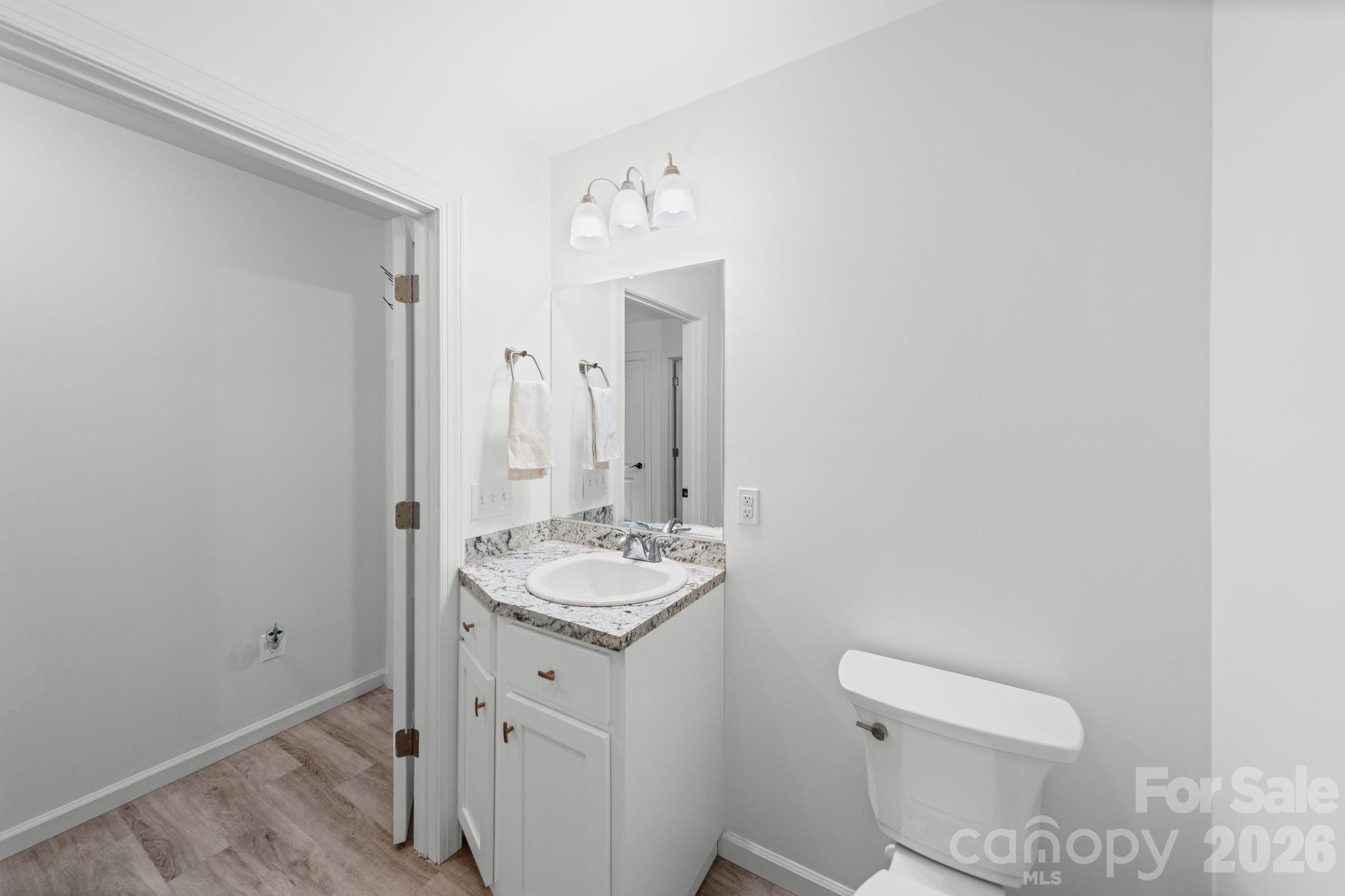 308 E 10th Street Property Photo 30
