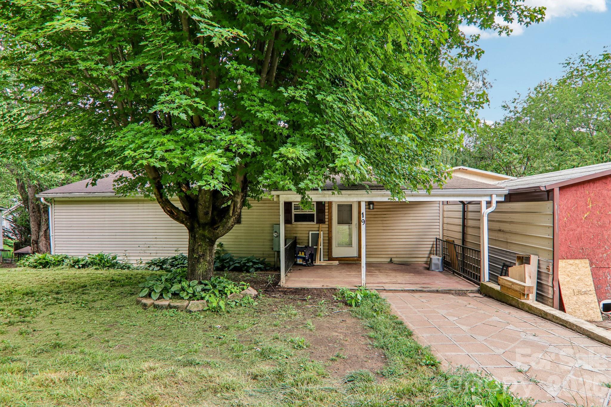 19 Dot Street Property Photo 1
