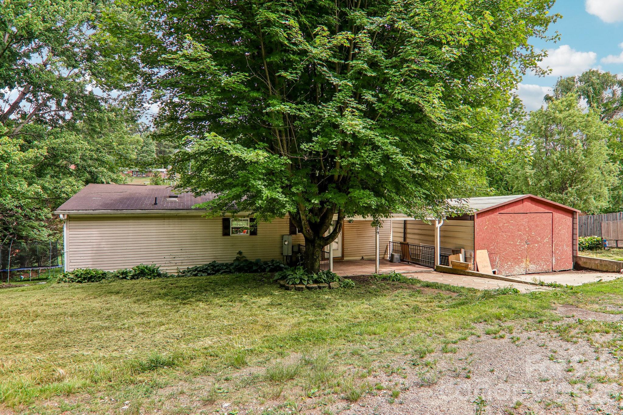 19 Dot Street Property Photo 2