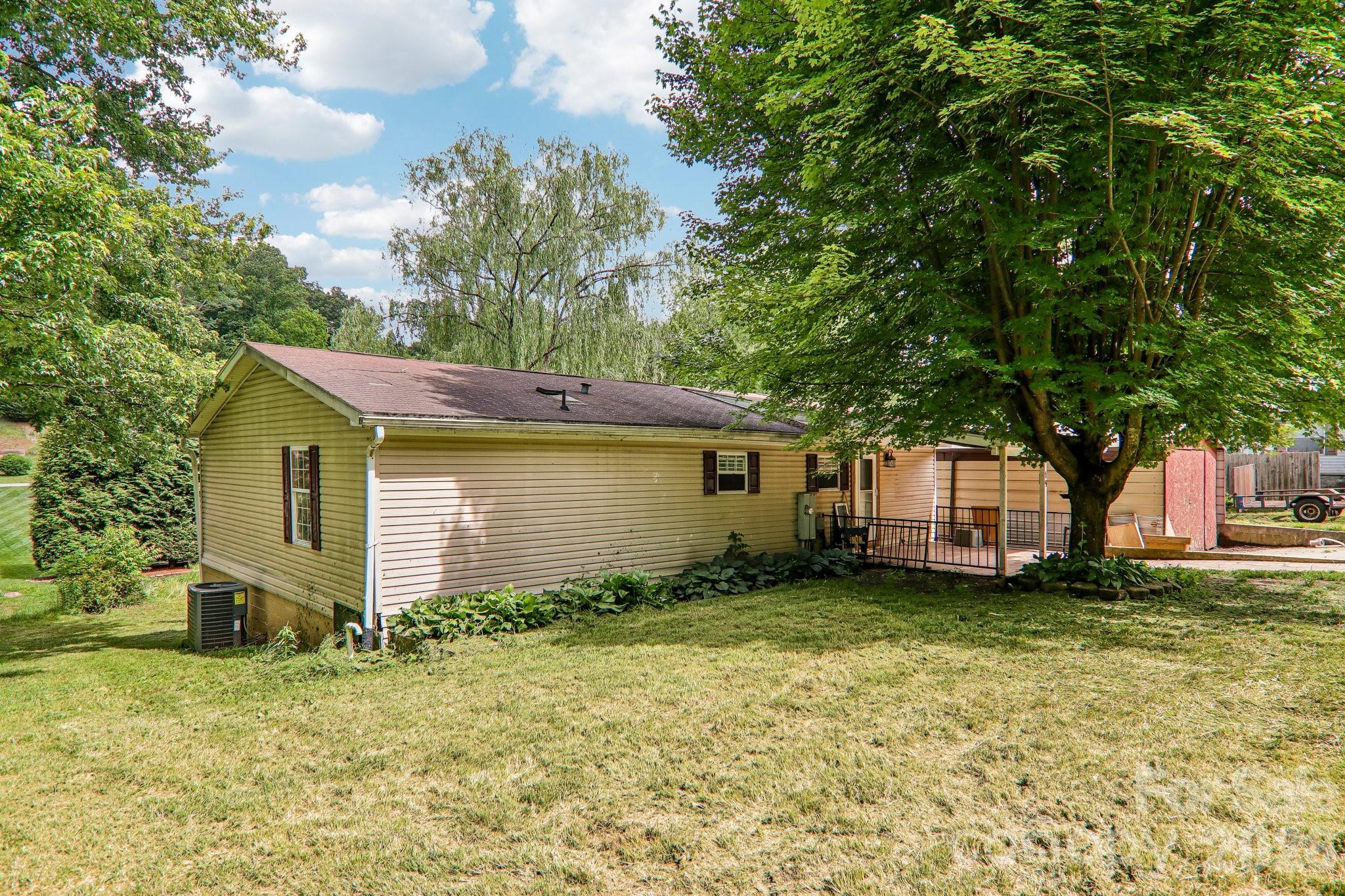19 Dot Street Property Photo 4