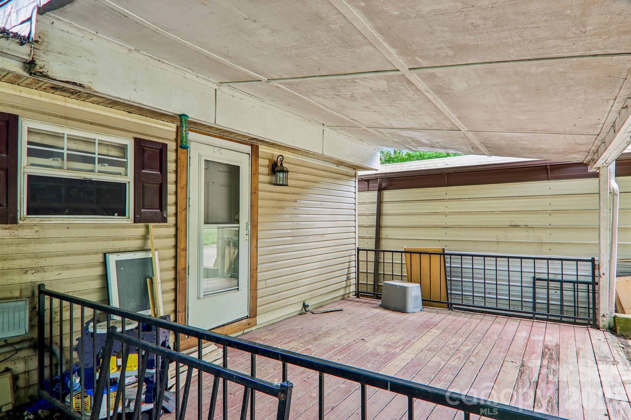 19 Dot Street Property Photo 5