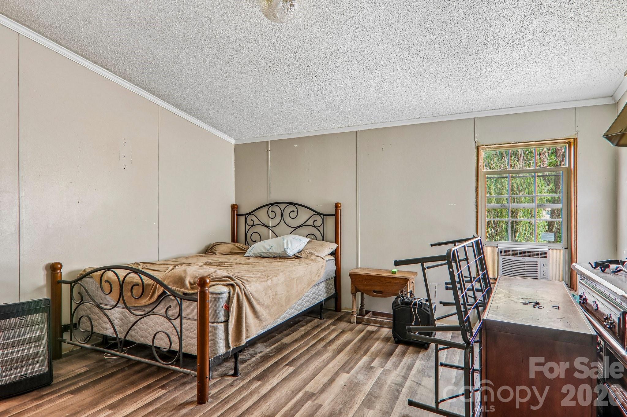 19 Dot Street Property Photo 21
