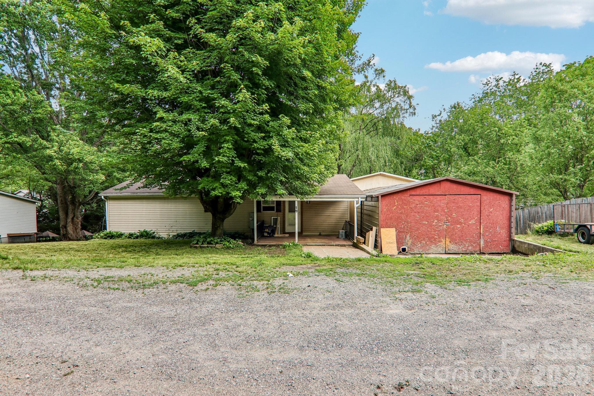 19 Dot Street Property Photo 27