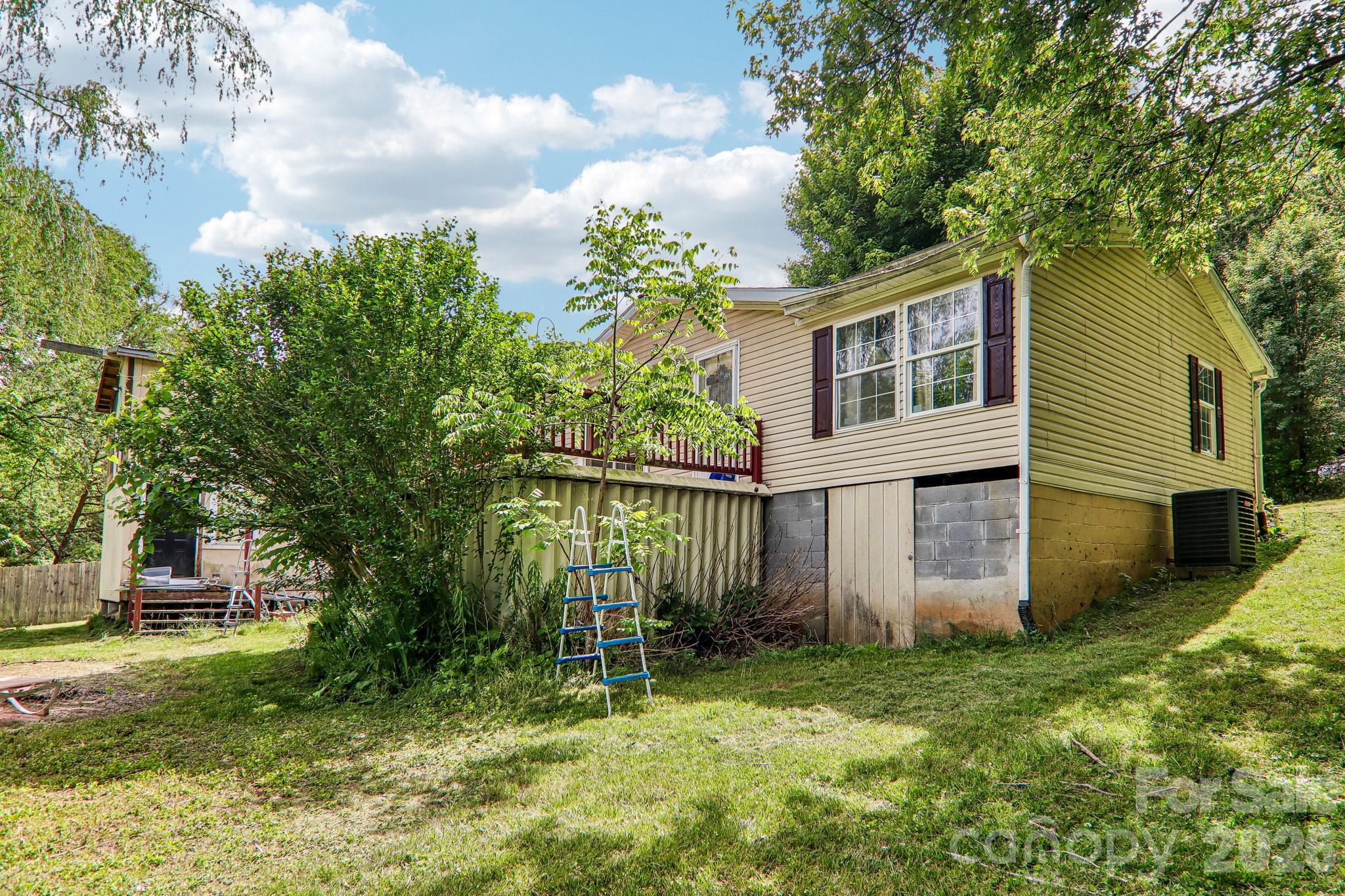 19 Dot Street Property Photo 29