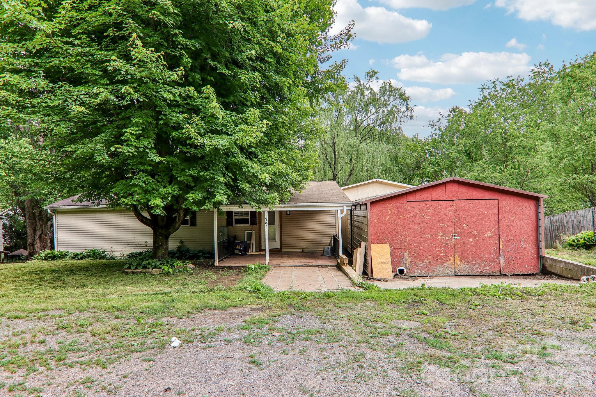 19 Dot Street Property Photo 30