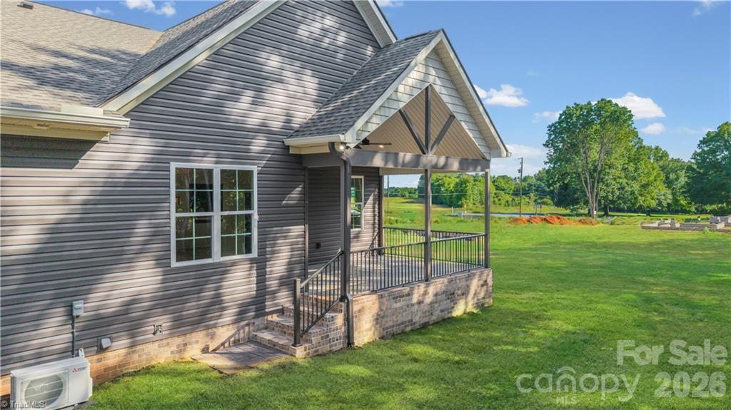 109 Frost Road Property Photo 4