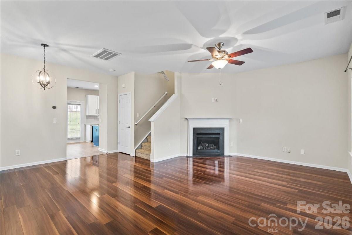 10563 Stoneacre Court Property Photo 3