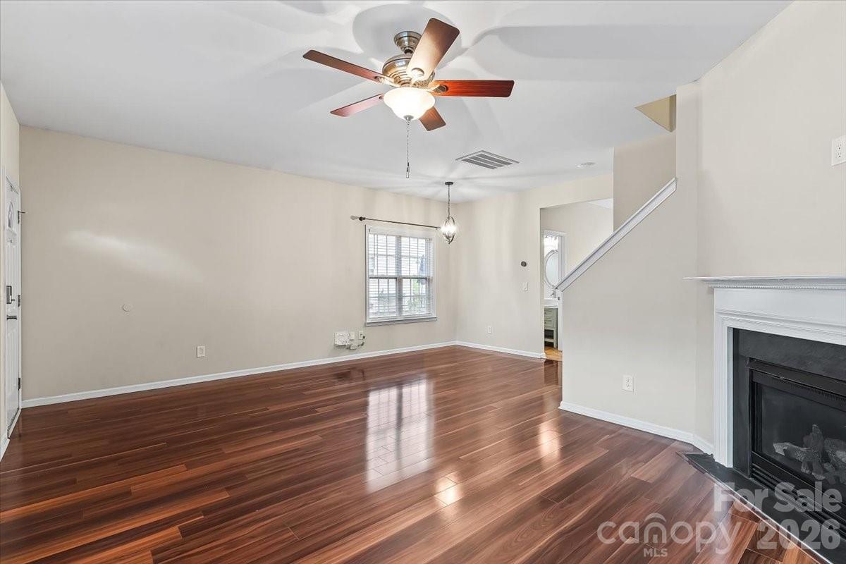 10563 Stoneacre Court Property Photo 5
