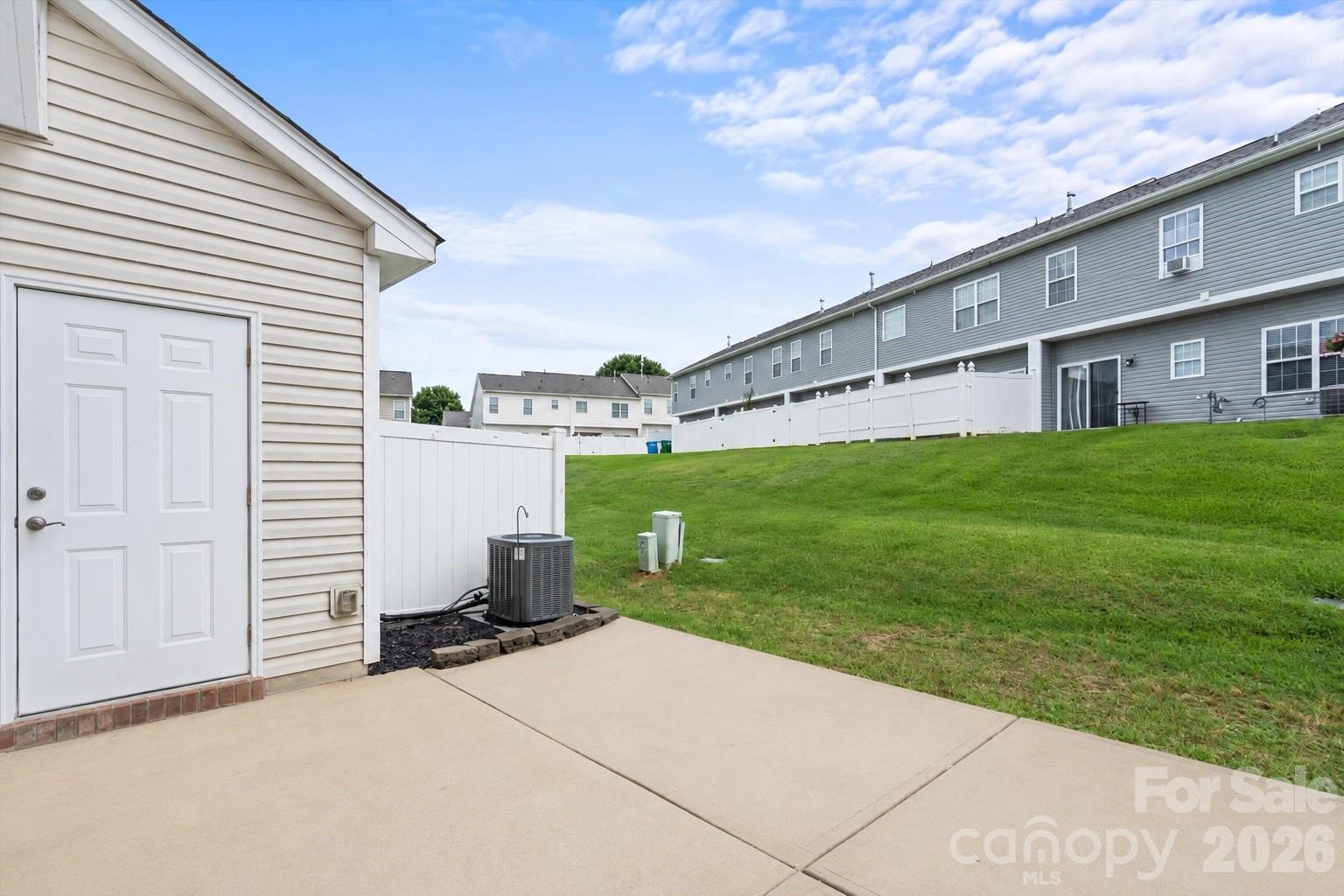 10563 Stoneacre Court Property Photo 28