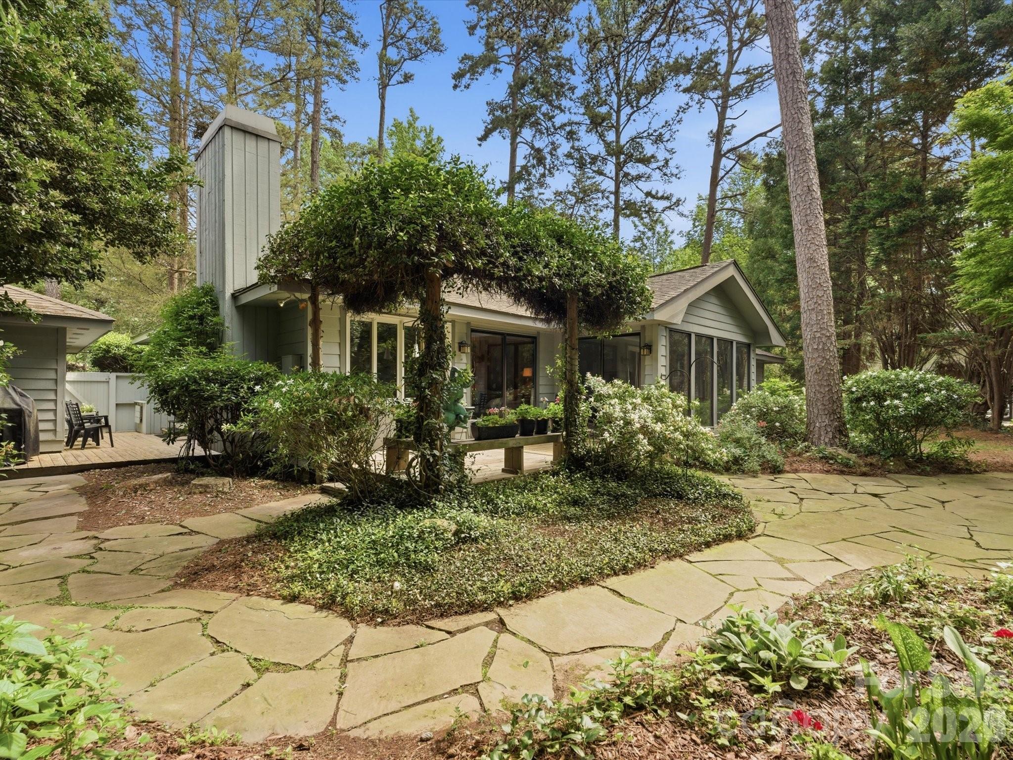 26 Honeysuckle Woods Property Photo 24