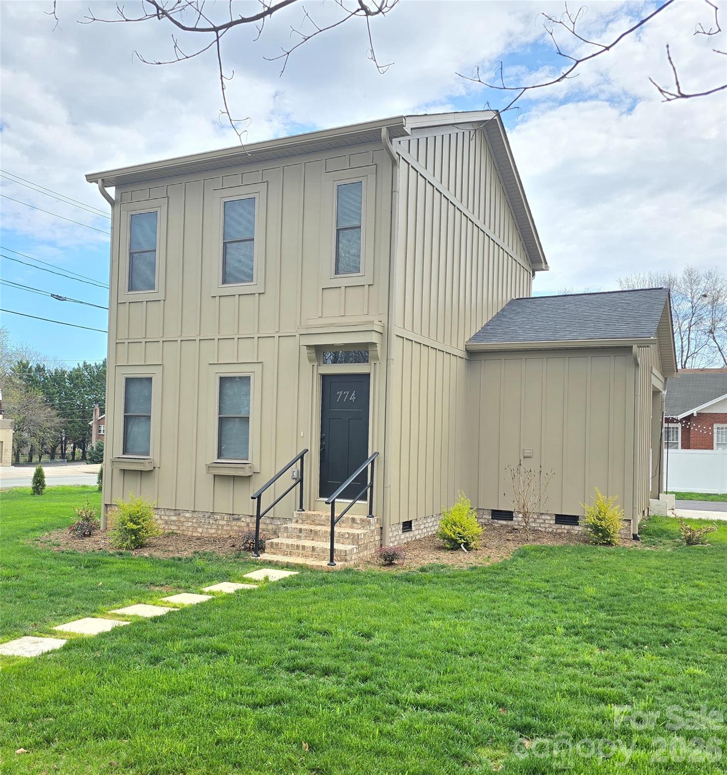 774 8th Street Property Photo 1