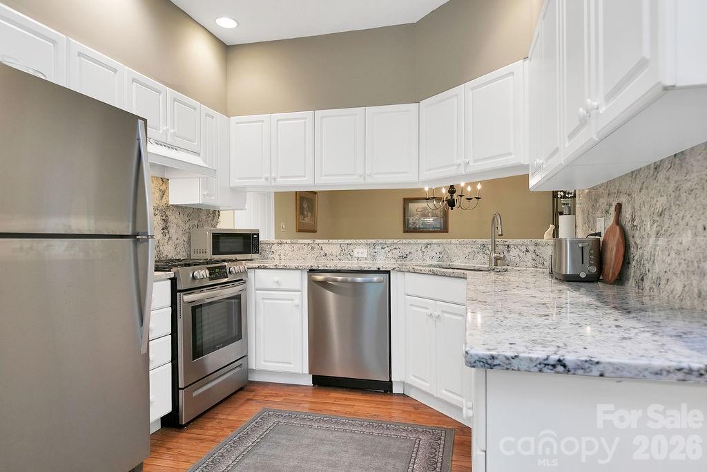 61 Autumn Glen Court Property Photo 6