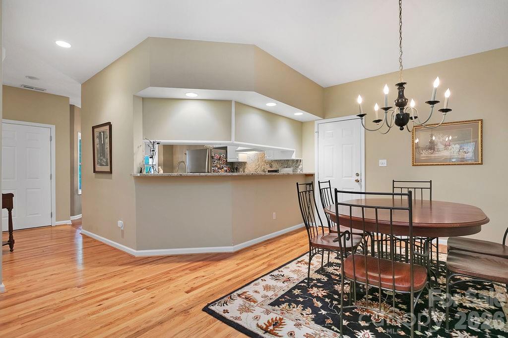 61 Autumn Glen Court Property Photo 14
