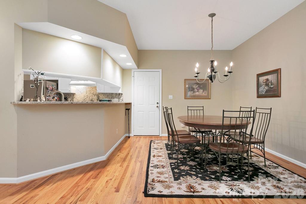 61 Autumn Glen Court Property Photo 15