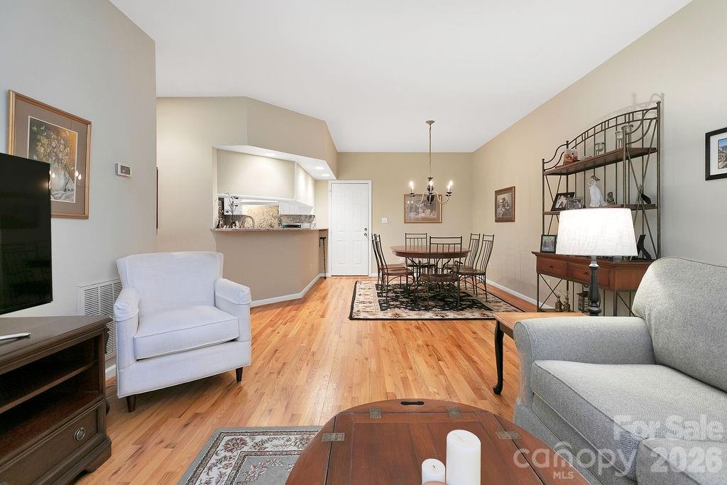 61 Autumn Glen Court Property Photo 17