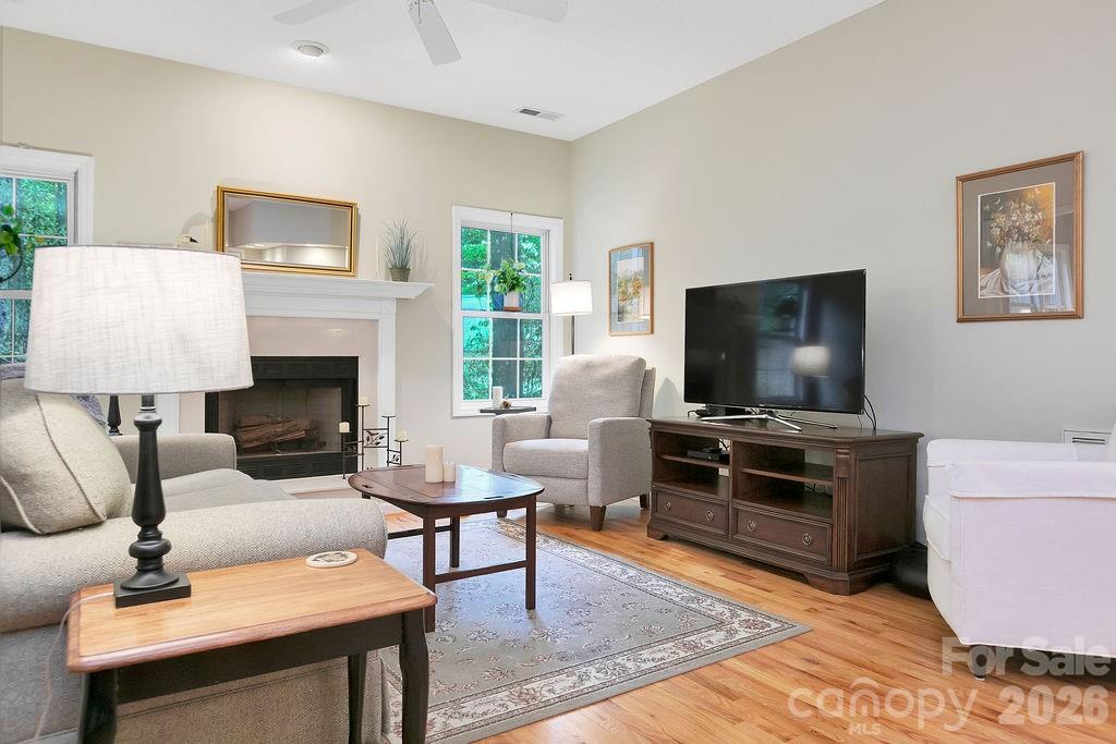 61 Autumn Glen Court Property Photo 18