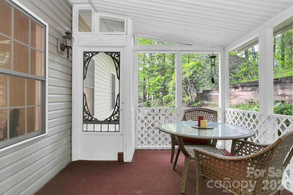 61 Autumn Glen Court Property Photo 23