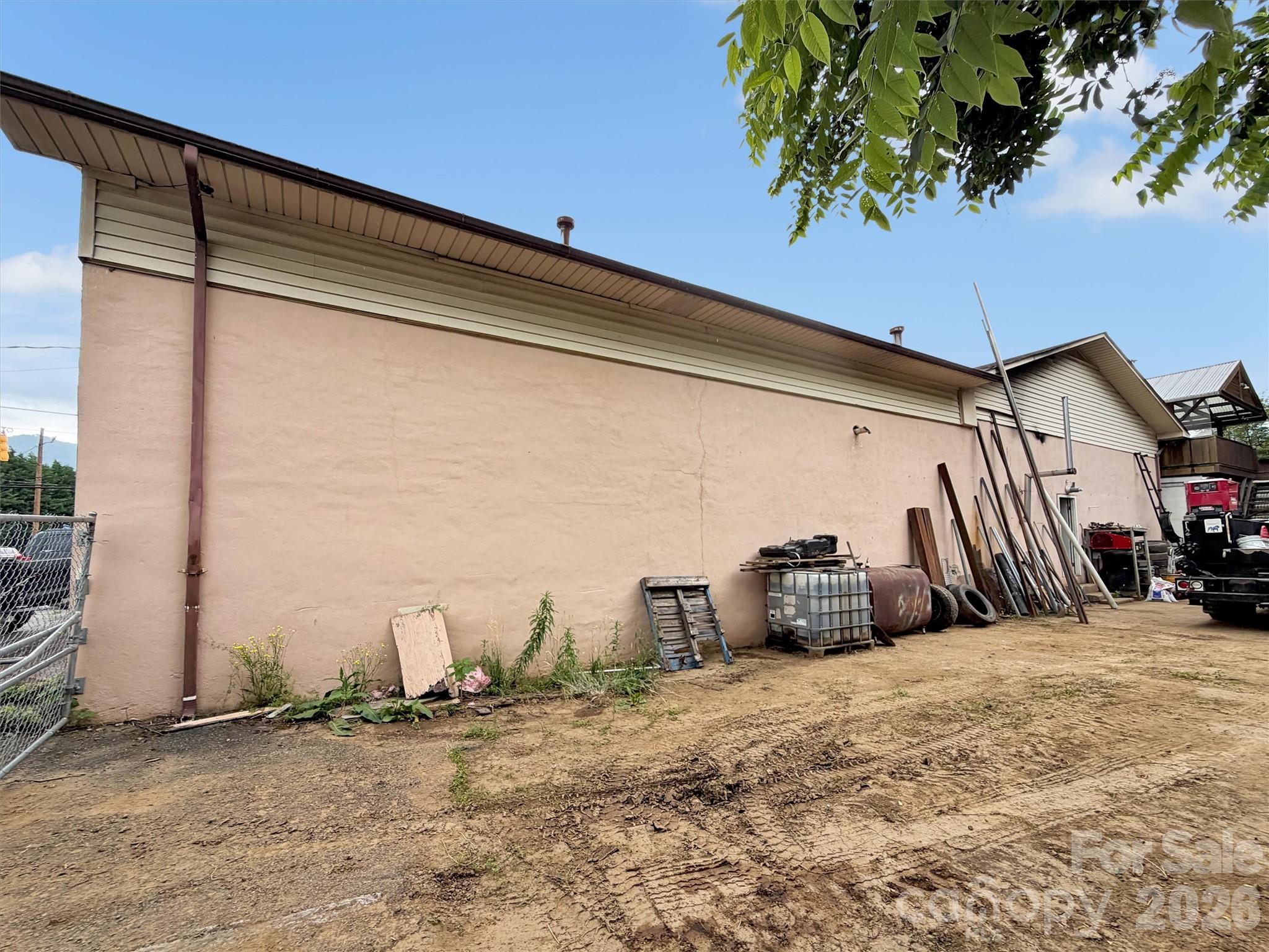 1604 South Main Street Property Photo 16